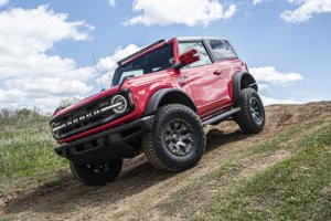Ford Bronco UCA Kit - Fabtech - Non-Bilstein, w/ Uniballs, 1in - 2021+