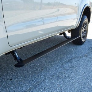 Ford Bronco Running Boards - Westin - Pro-e Electric - Textured Black - `19-`24