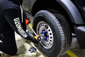 Ford Bronco Locking Lug Nut Set - Mishimoto - Mishimoto Aluminum - Neo Chrome - 2021