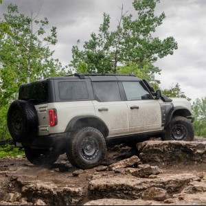 Ford Bronco Custom Wheels - 17" Genuine Everglades - Carbonized Gray